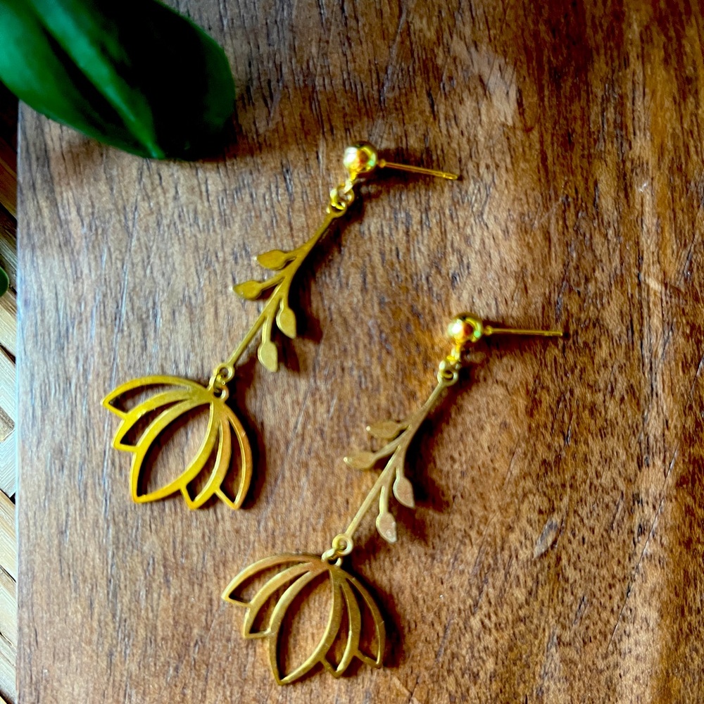 Dancing Tulip Studs